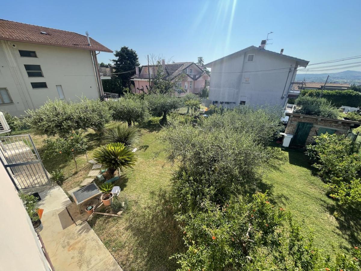Апартаменты Oasi Di Relax Santa Maria di Scacciano Экстерьер фото